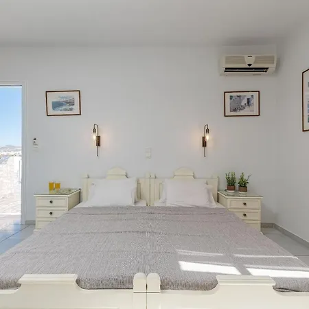 Golden Silence Apartment *