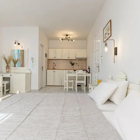 Golden Silence Apartment